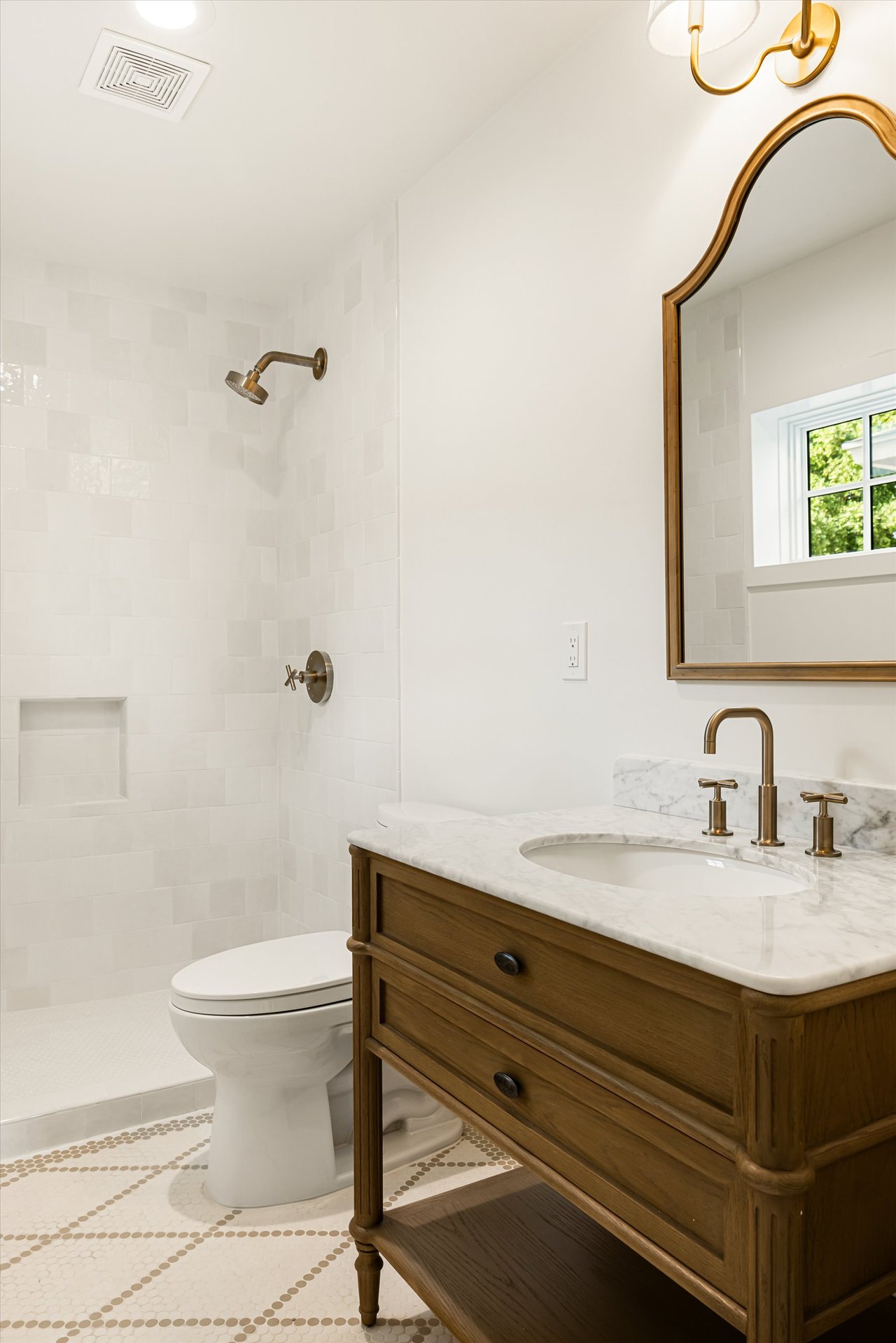 4835 E INDIANOLA Avenue