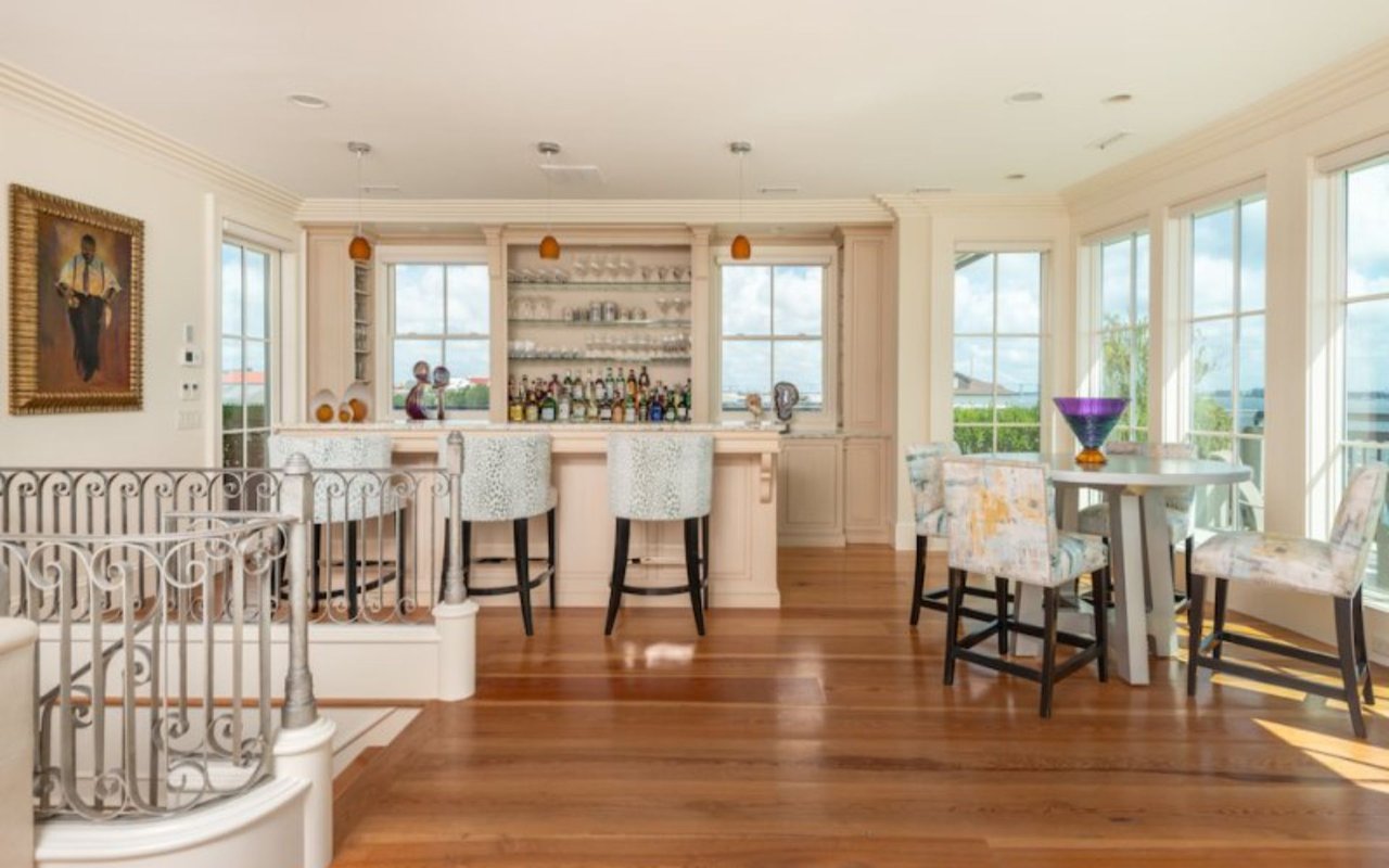 For Sale – Homes for Holiday Entertaining
