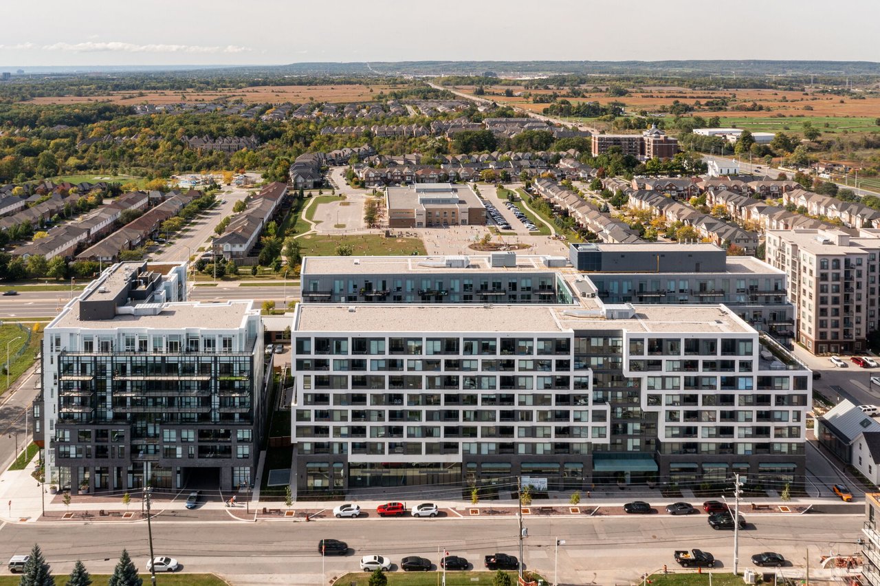 720-2450 Old Bronte Road Unit: 720