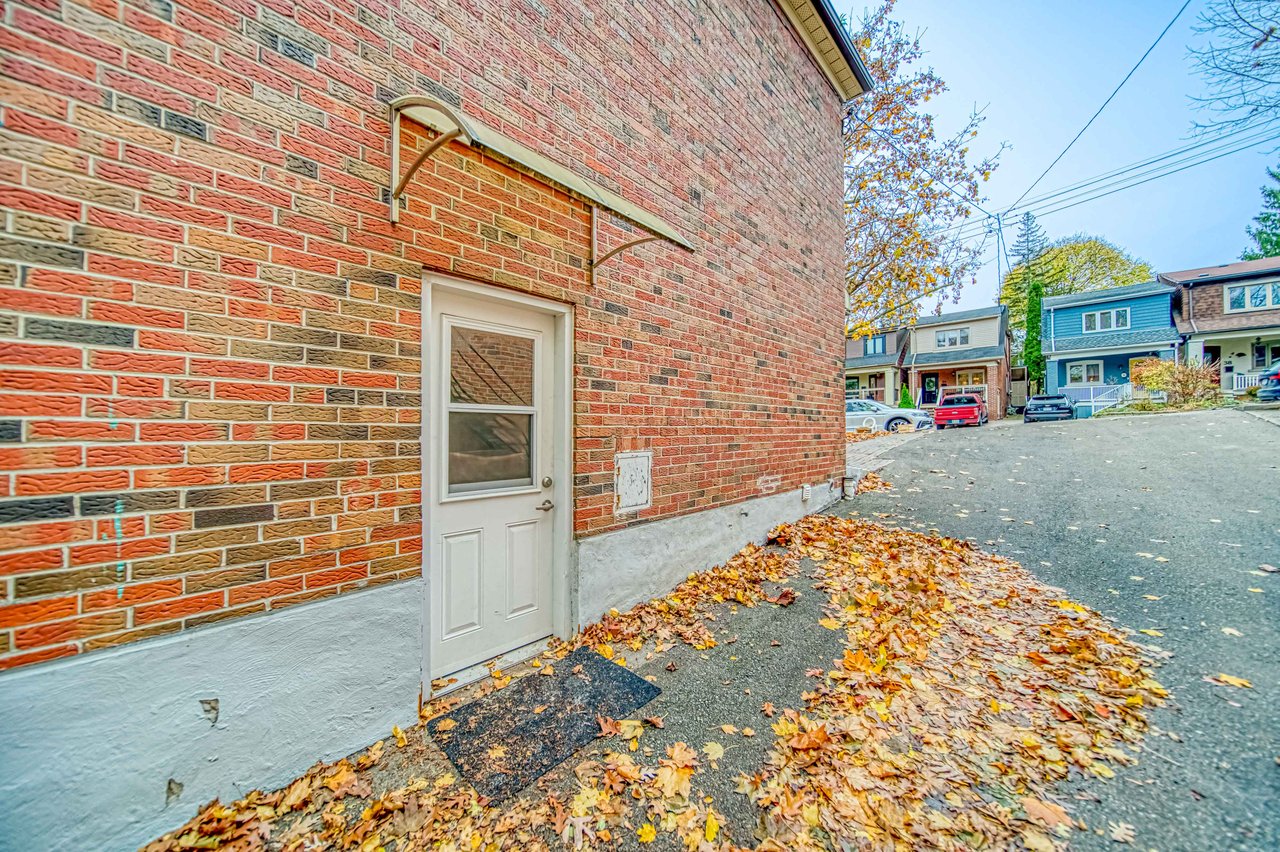 Woodbine Corridor Main Level Unit