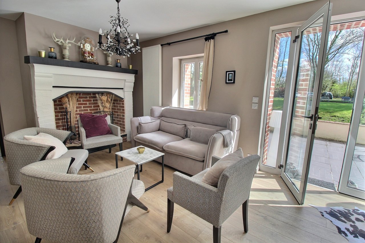 Property with garden, swimming pool and outbuildings for sale in Trouville-sur-Mer
