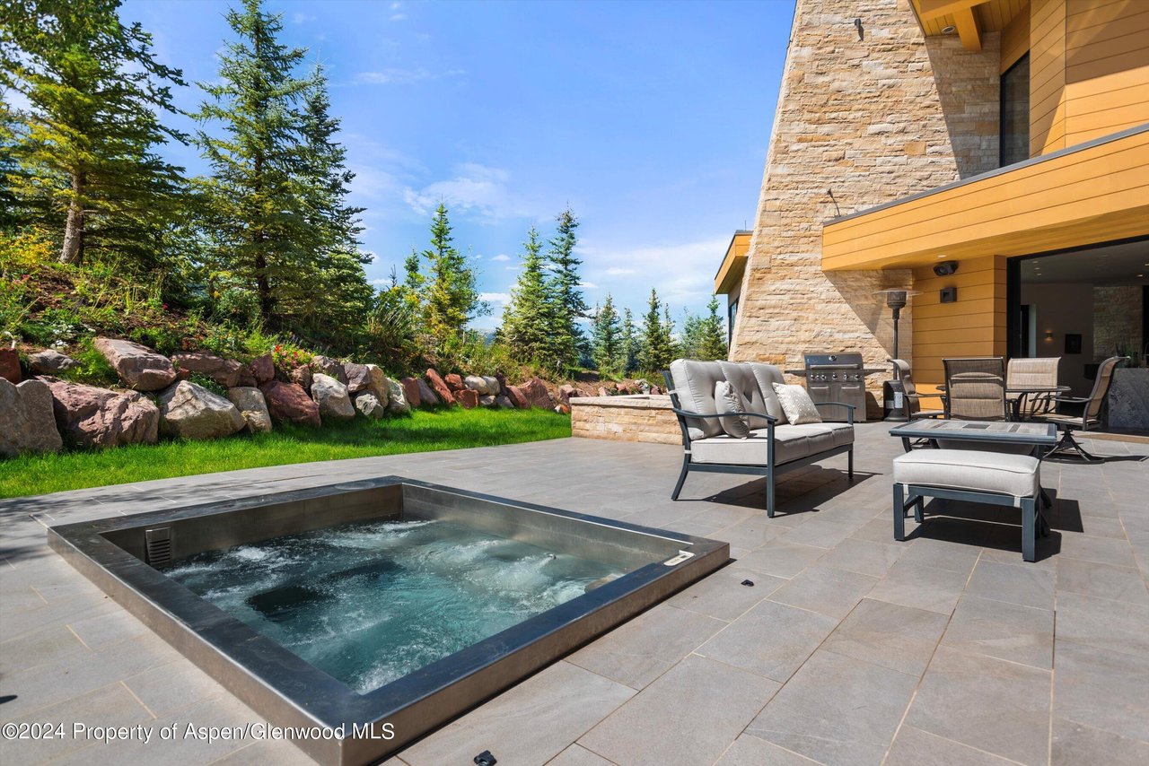 1422 W Buttermilk Road
