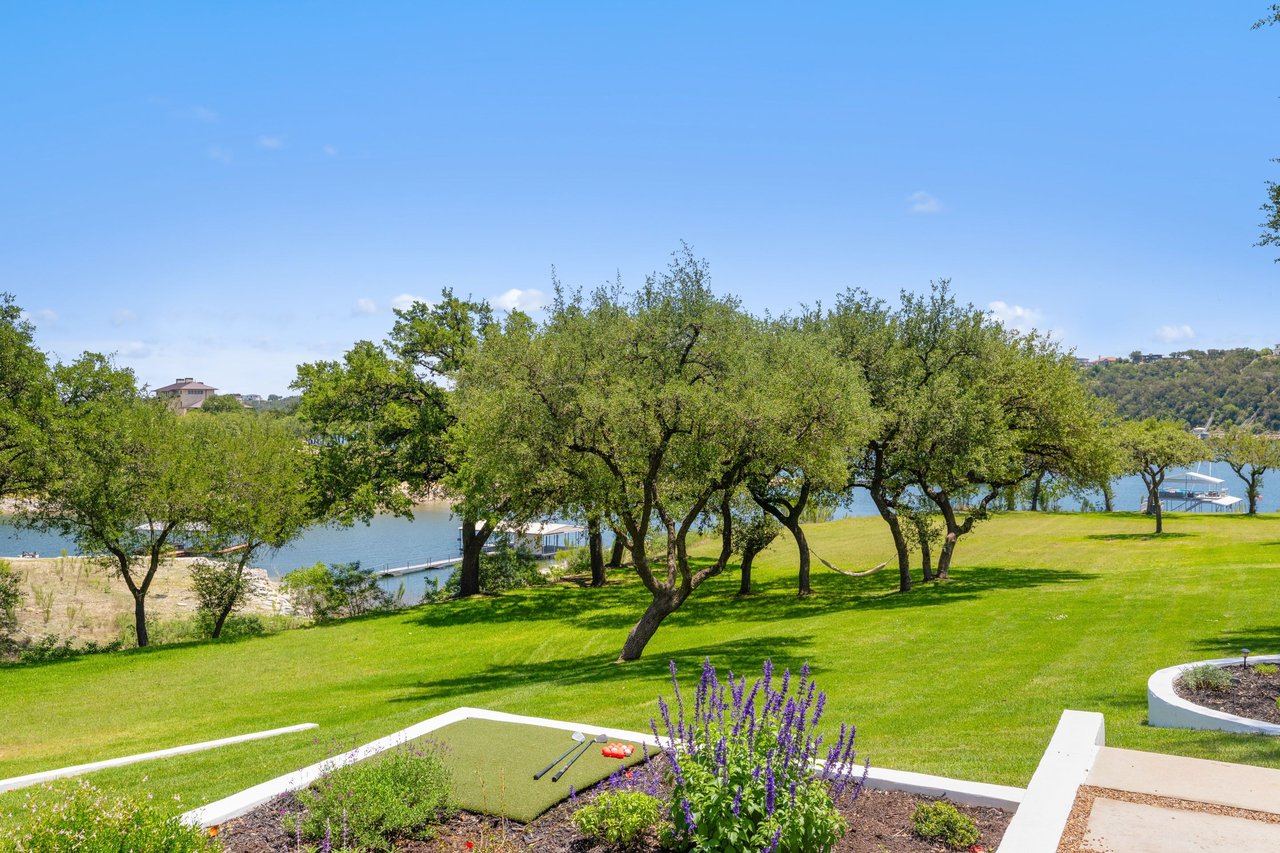 1209 Edgewater Drive