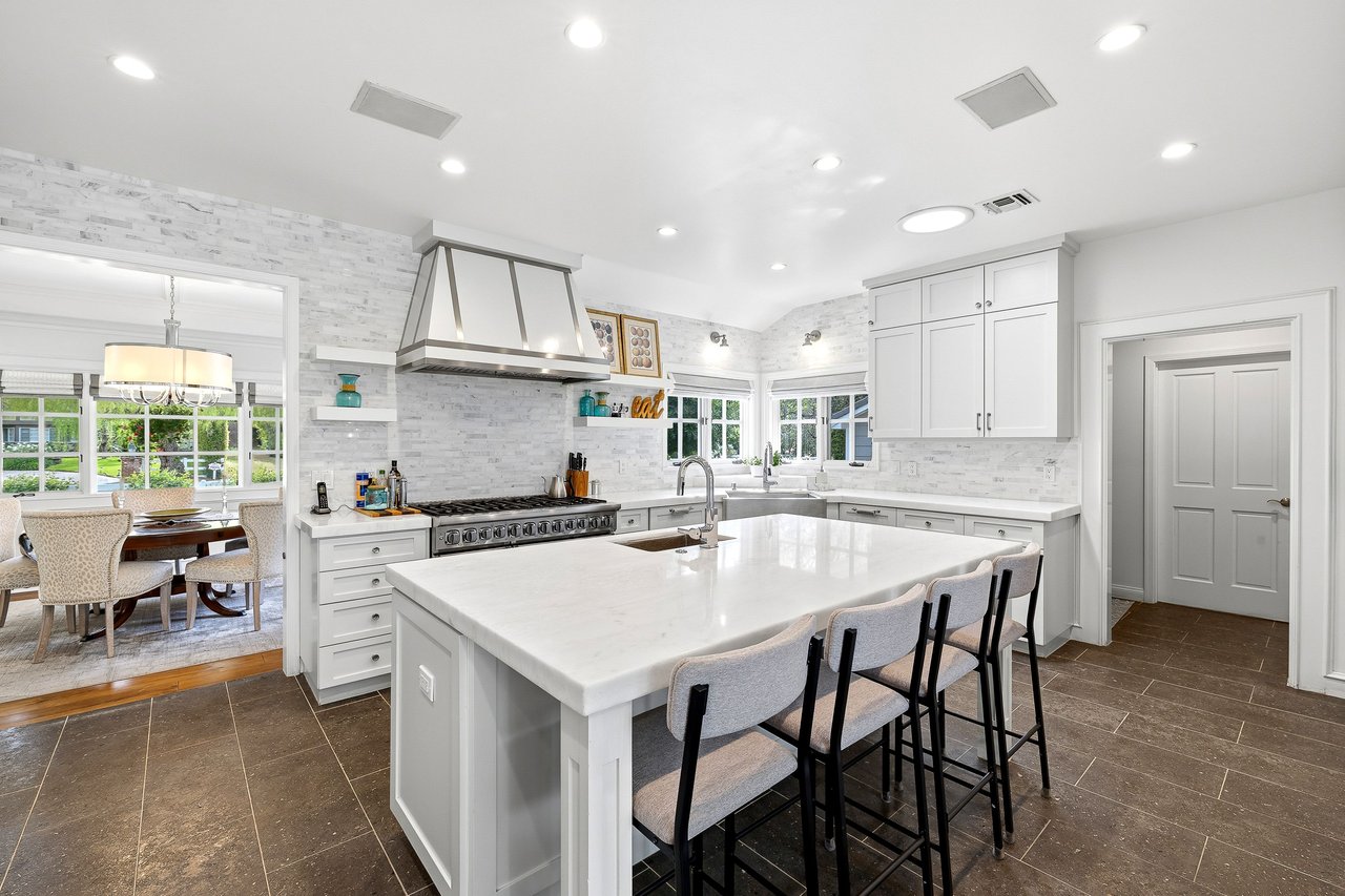 24317 Bridle Trail Rd