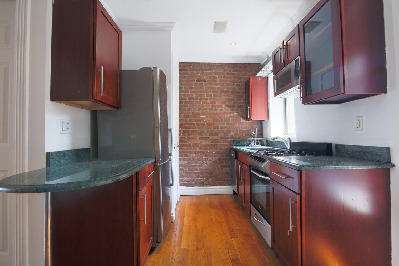 107 Christopher Street, Apt 16