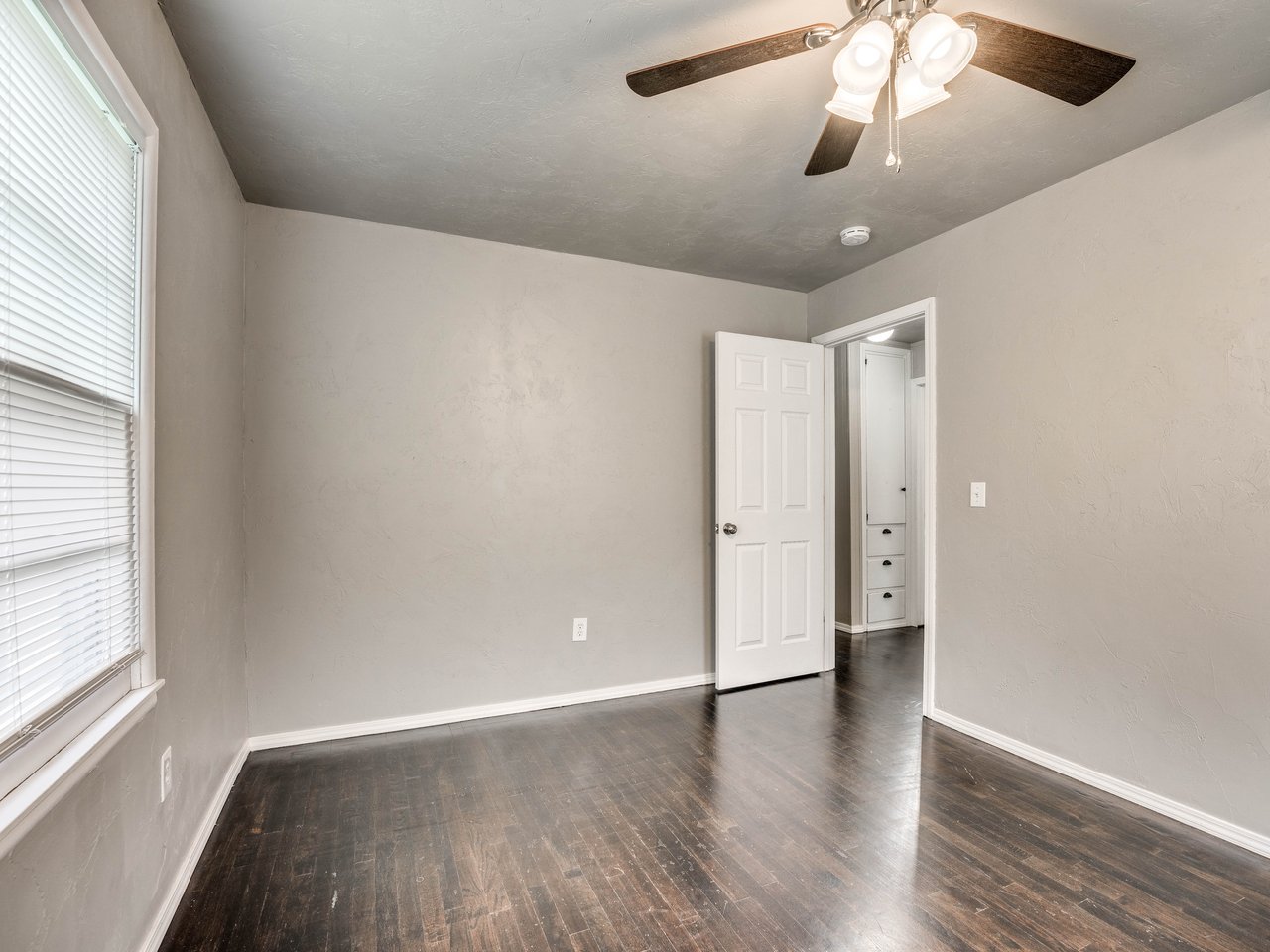 1313 Laverne