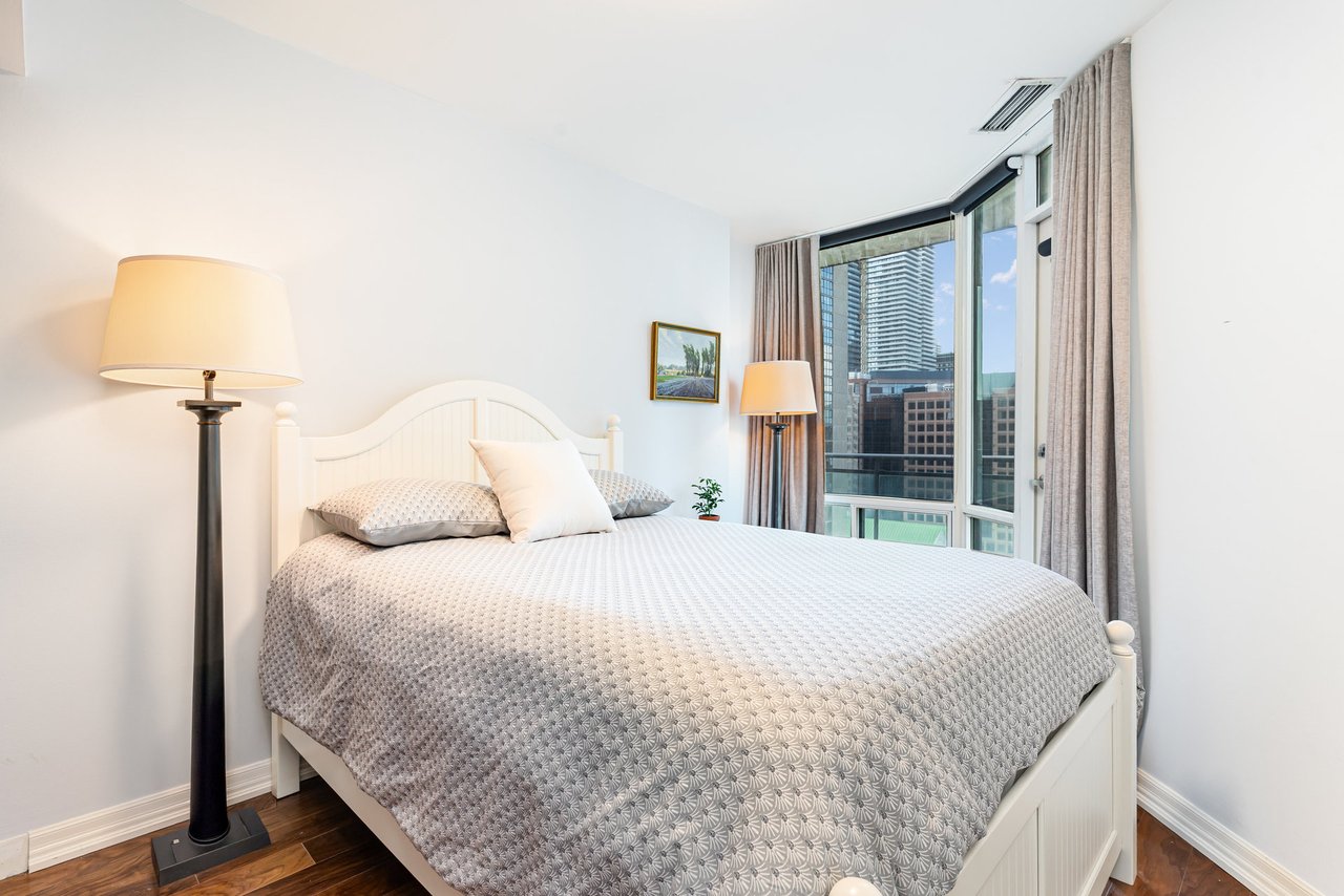 300 Bloor Street East, Suite 2107