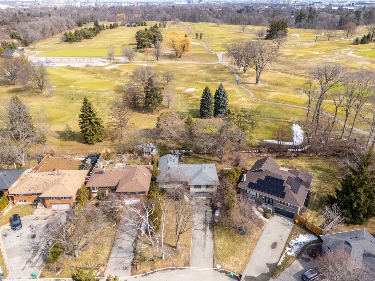 1439 Larchview Trail