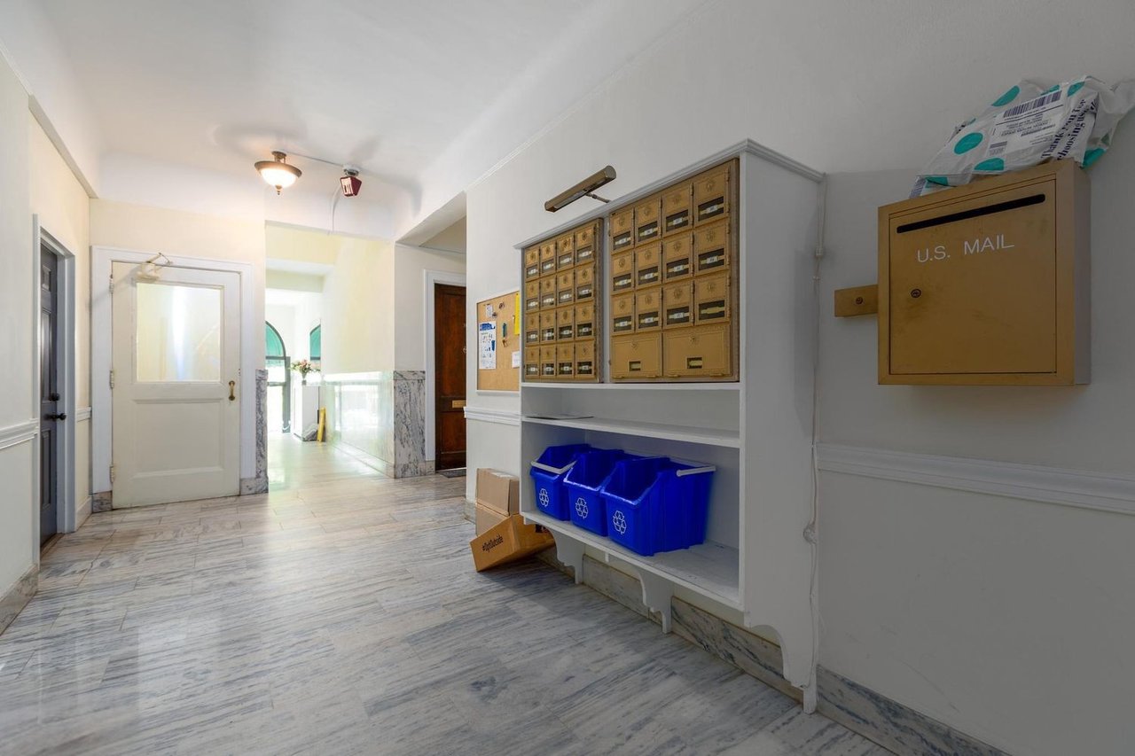 3039 Macomb St NW, Unit 18