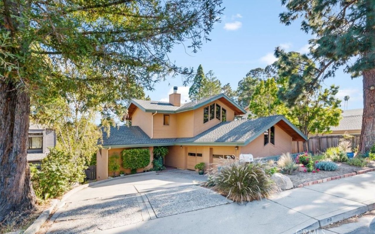 88 Palomar Ave