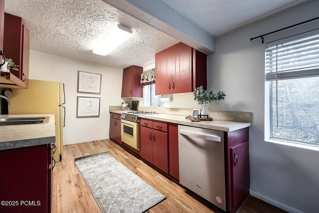 2460 W Snake Creek Rd