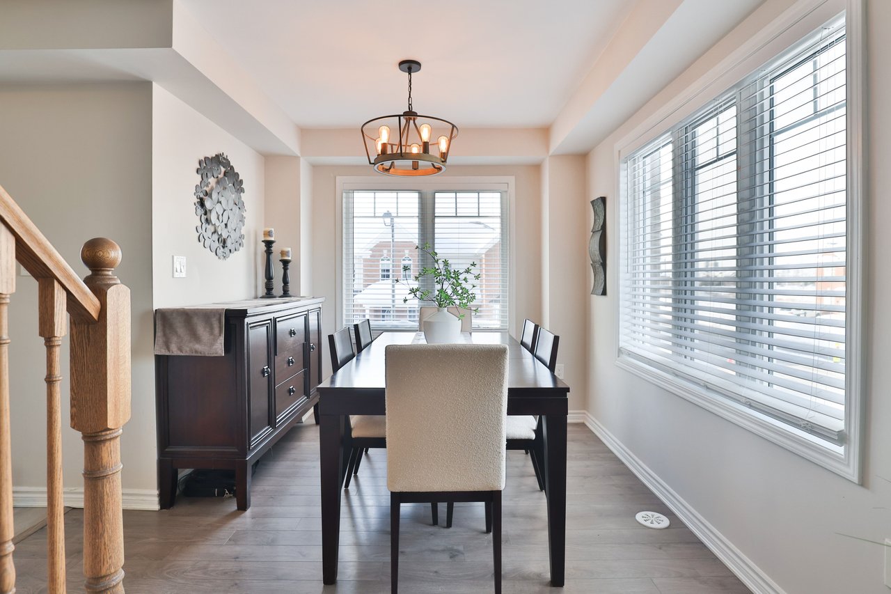 1133 Duignan Crescent, Milton