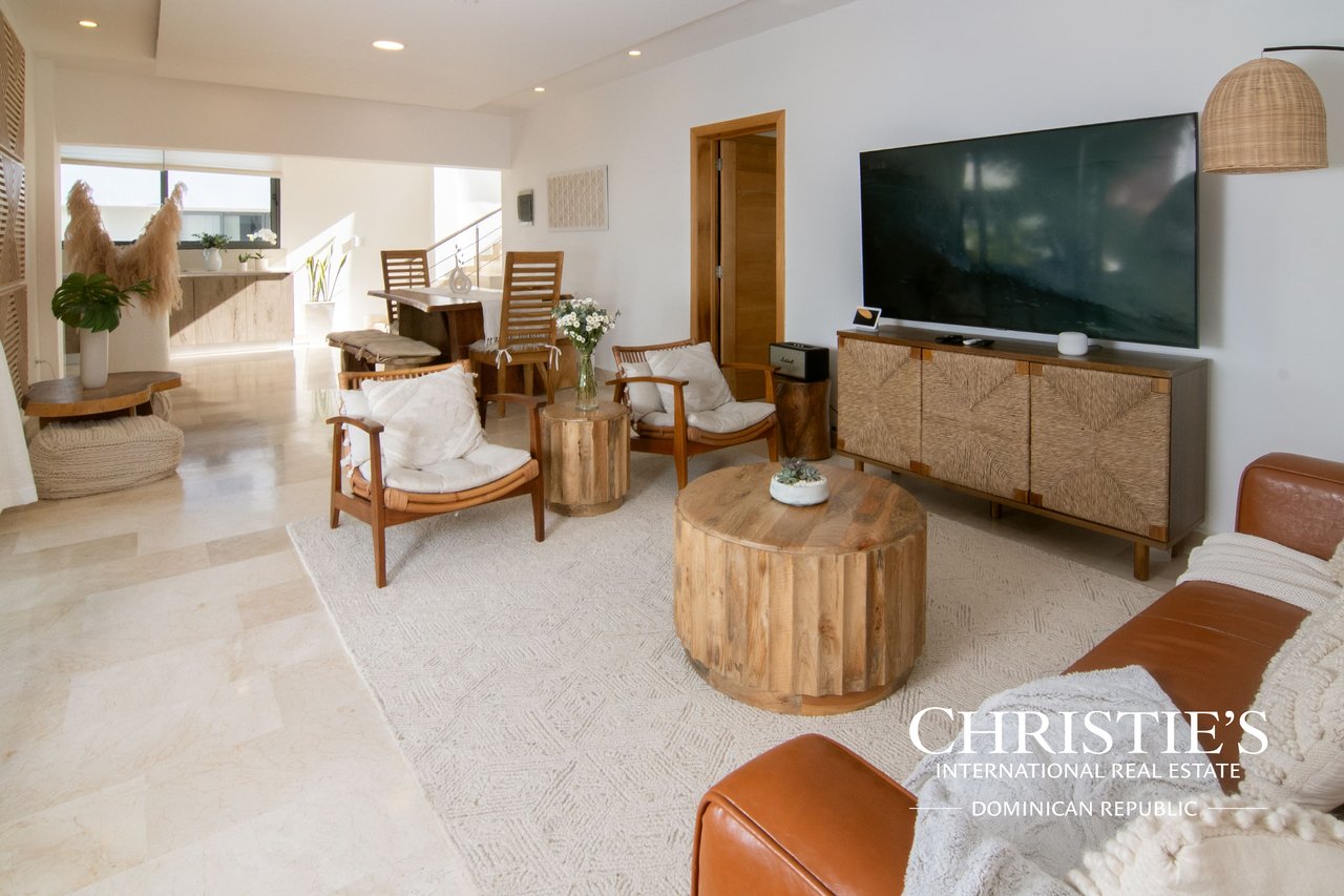 Sunrise Penthouse, Terrenas