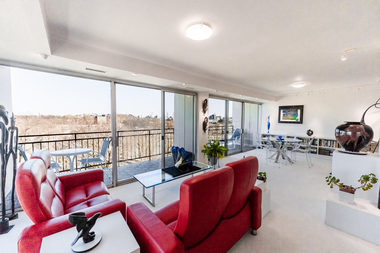 1010 Memorial Drive, Unti 6G