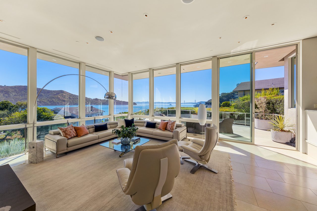 Dramatic Contemporary Architecture and Golden Gate Bridge Views