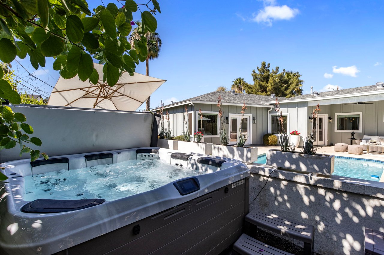 4119 E Indianola Ave