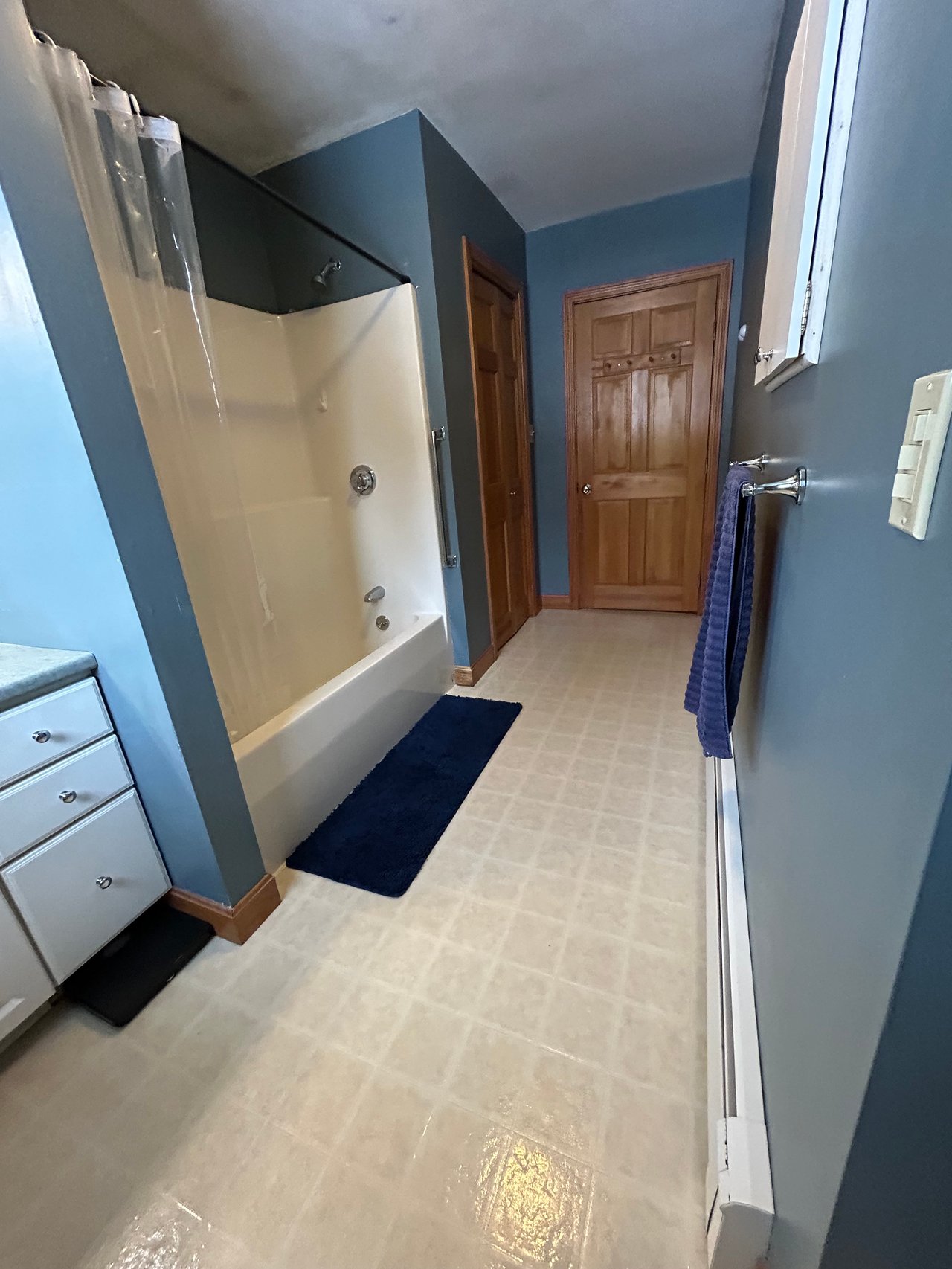 56 Lake Av, Rockland