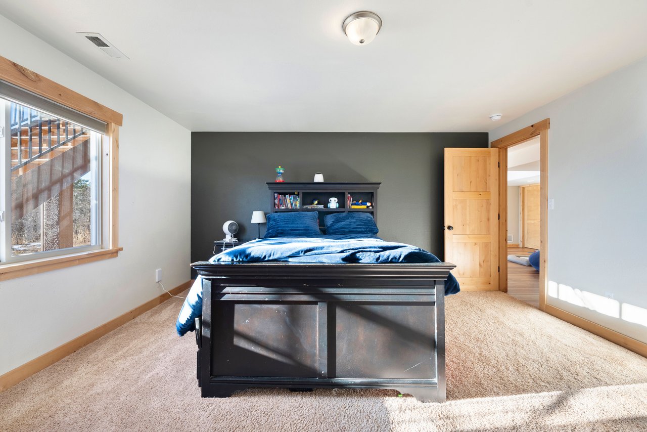 4255 Arrowhead Drive