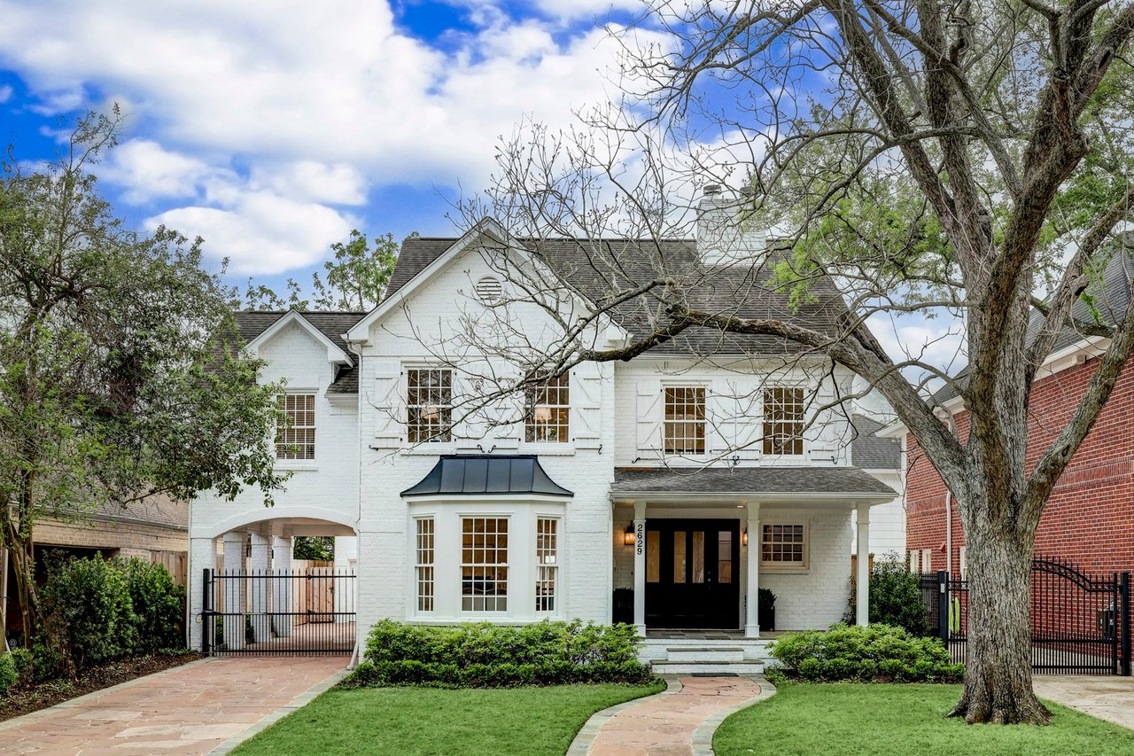 2629 Amherst