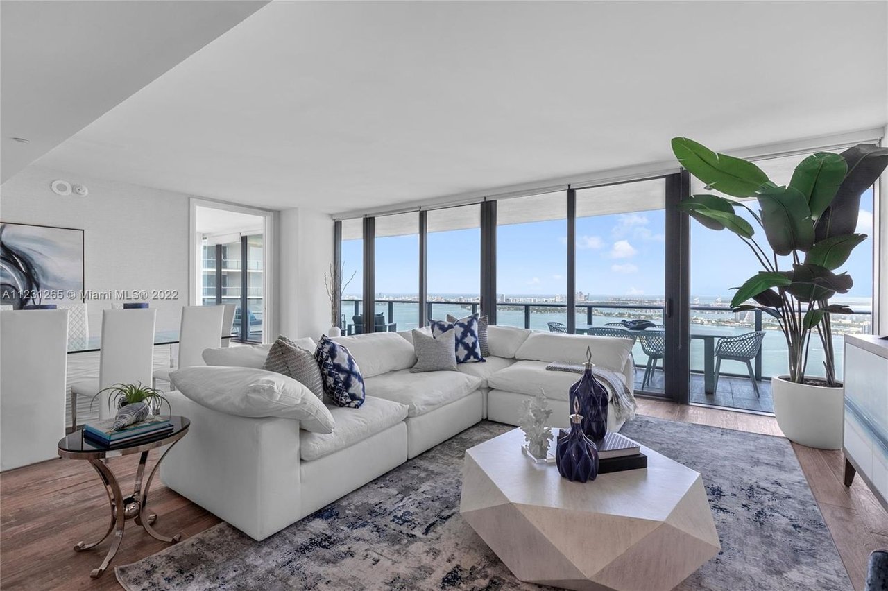 650 NE 32nd St #48064807