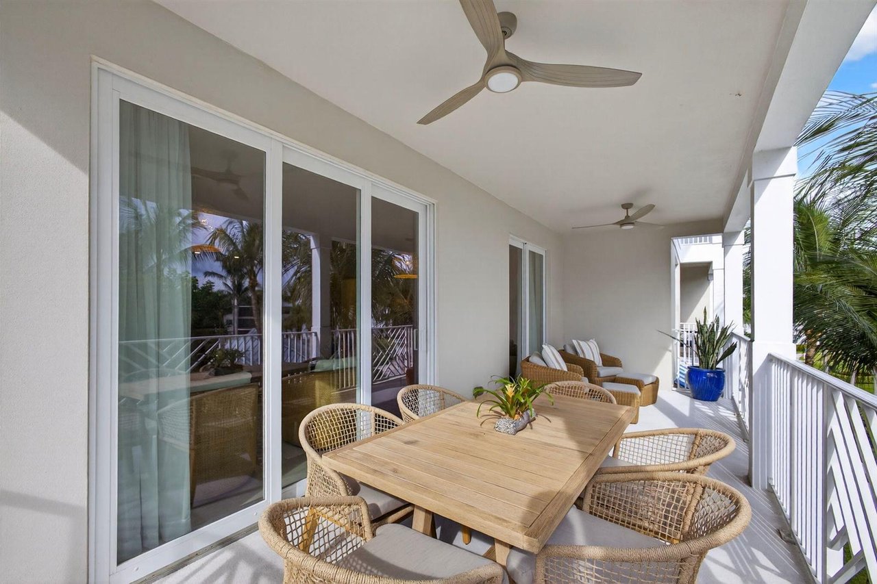 833 Bay Colony Drive S