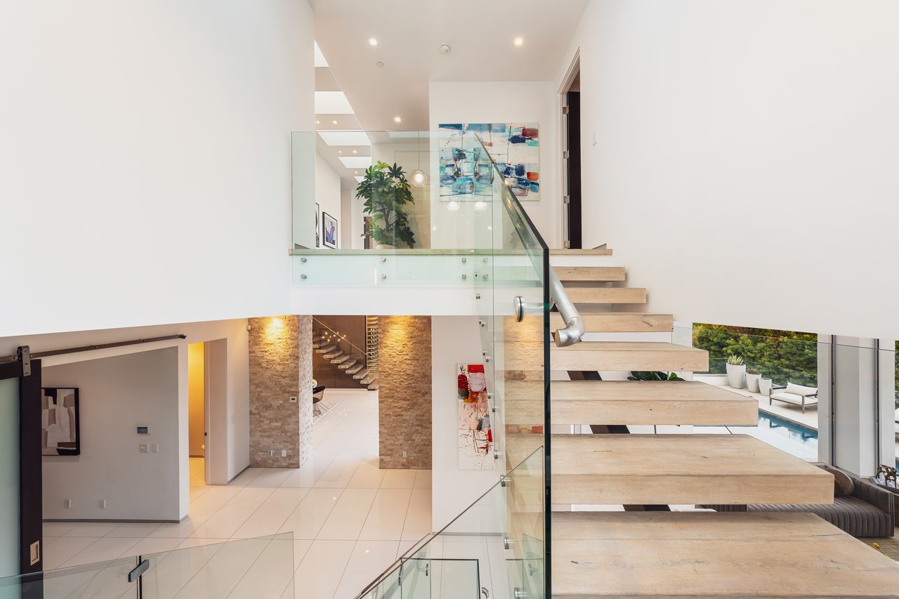 9311 Readcrest Dr, Beverly Hills