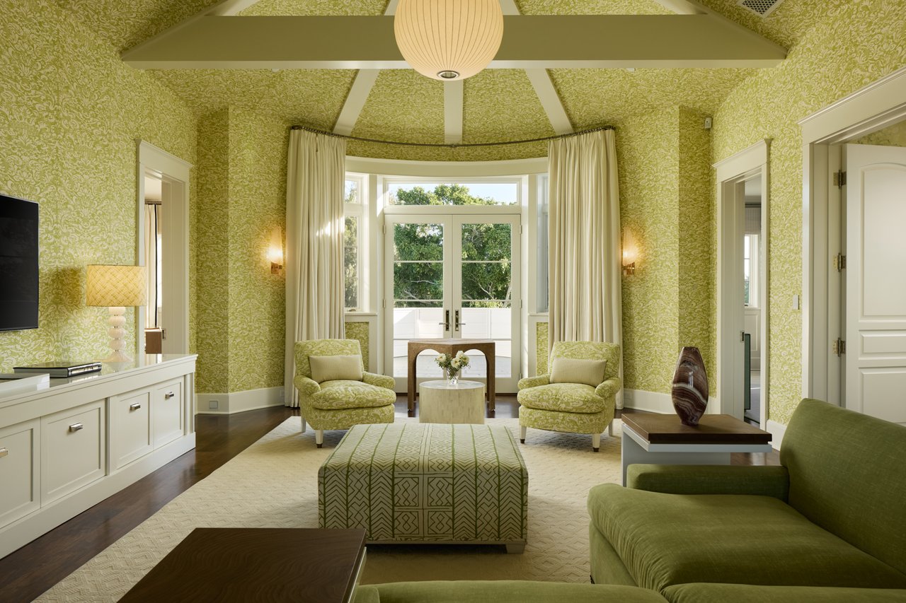 250 N Carolwood Dr, Holmby Hills