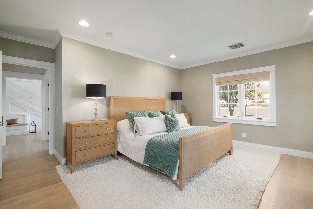 5627 E MONTEROSA Street