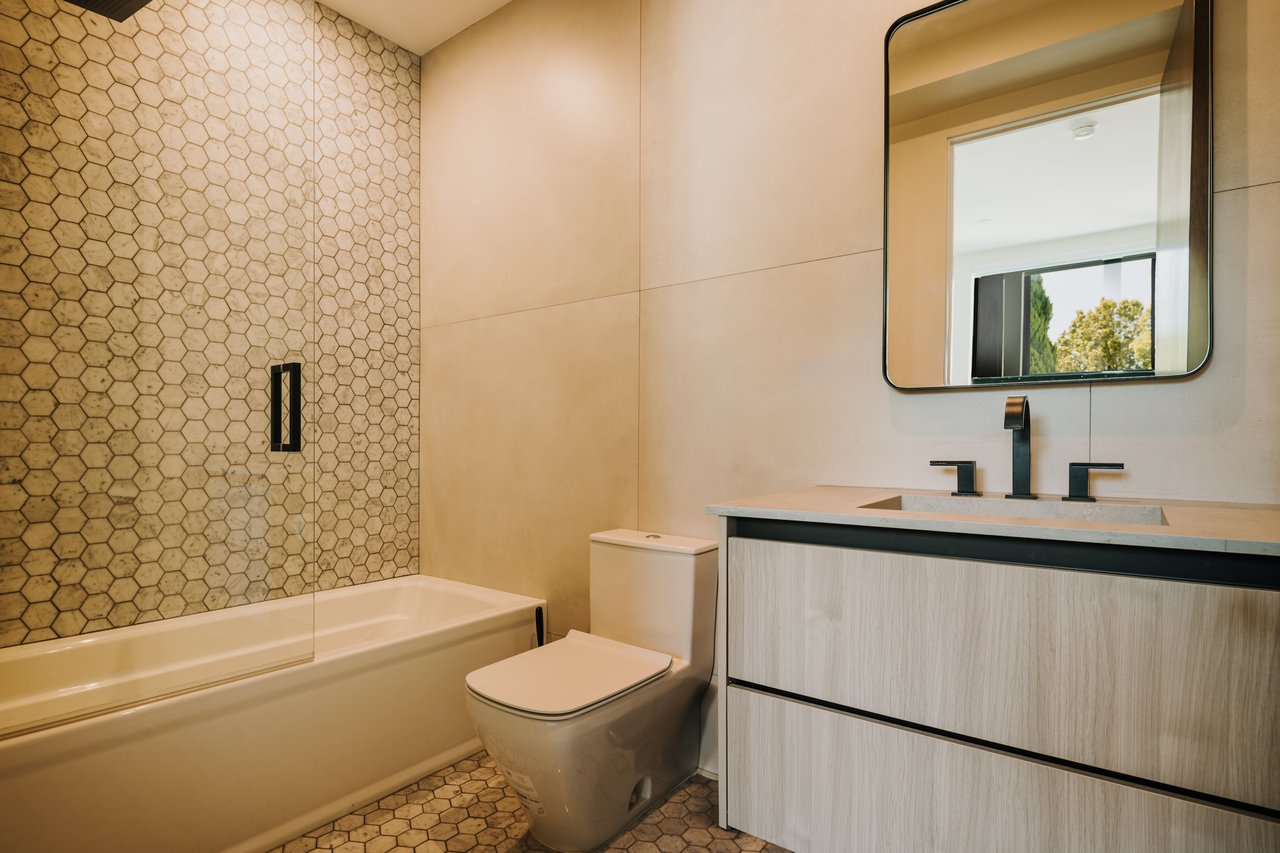 515 N Harper Ave, West Hollywood