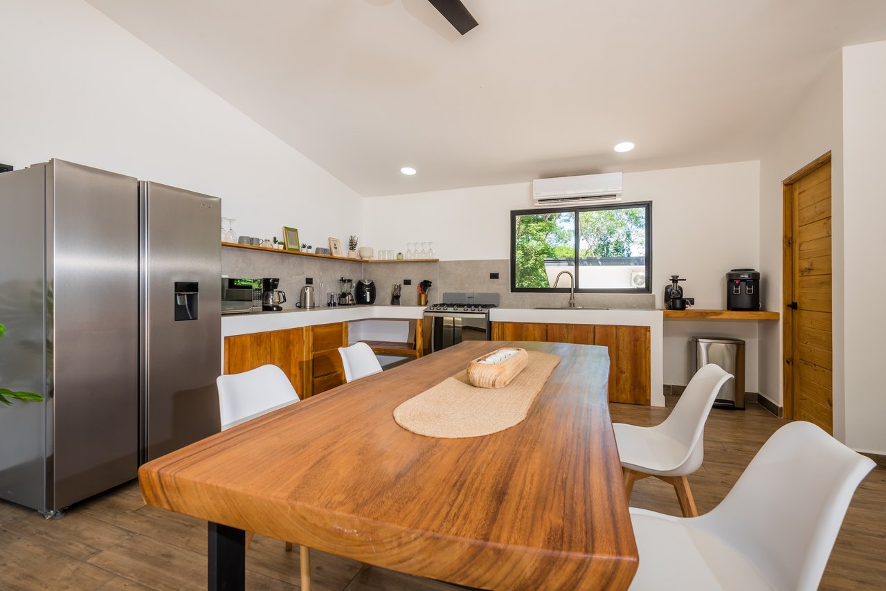 V-Caro Ju | Furnished Villa with Pool, Guest Cottage, and 4,603 m² Expansion Lot Just 15 Minutes from Tamarindo