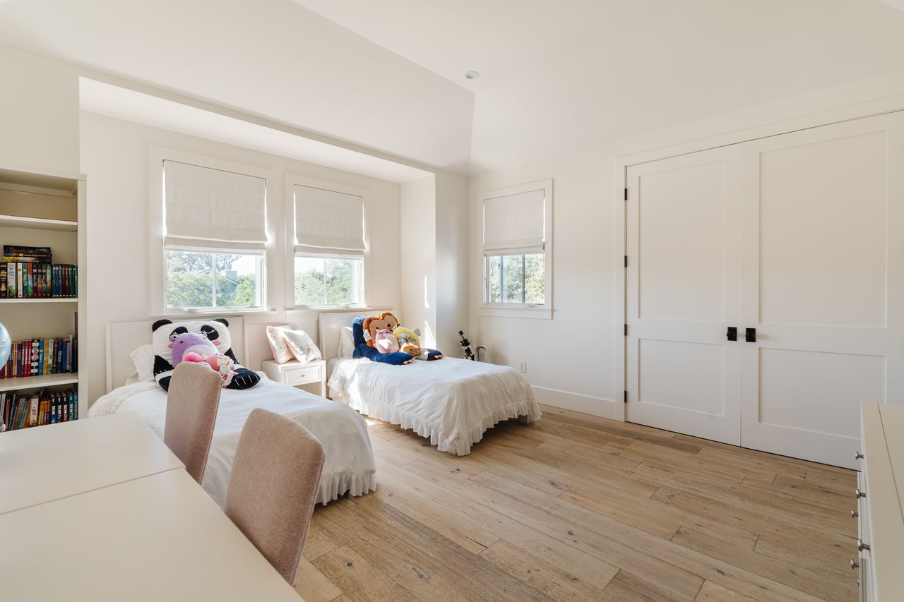 16045 Northfield St, Pacific Palisades 