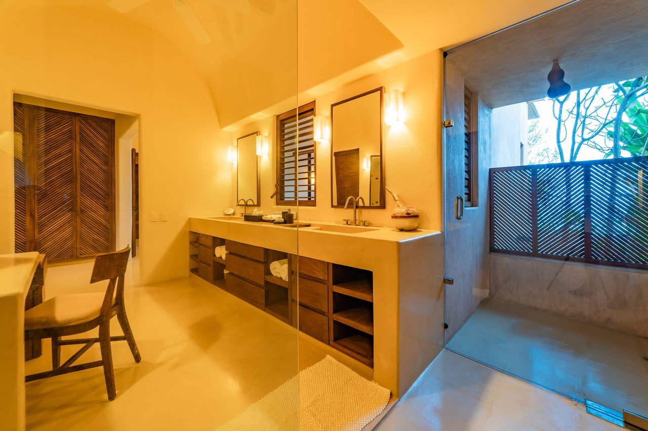 4 bedroom, Single Family Homes, Villa Mactzil, Montecito Beach Village