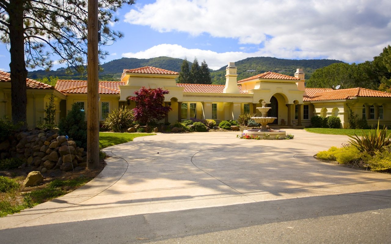 West Vineyard Avenue