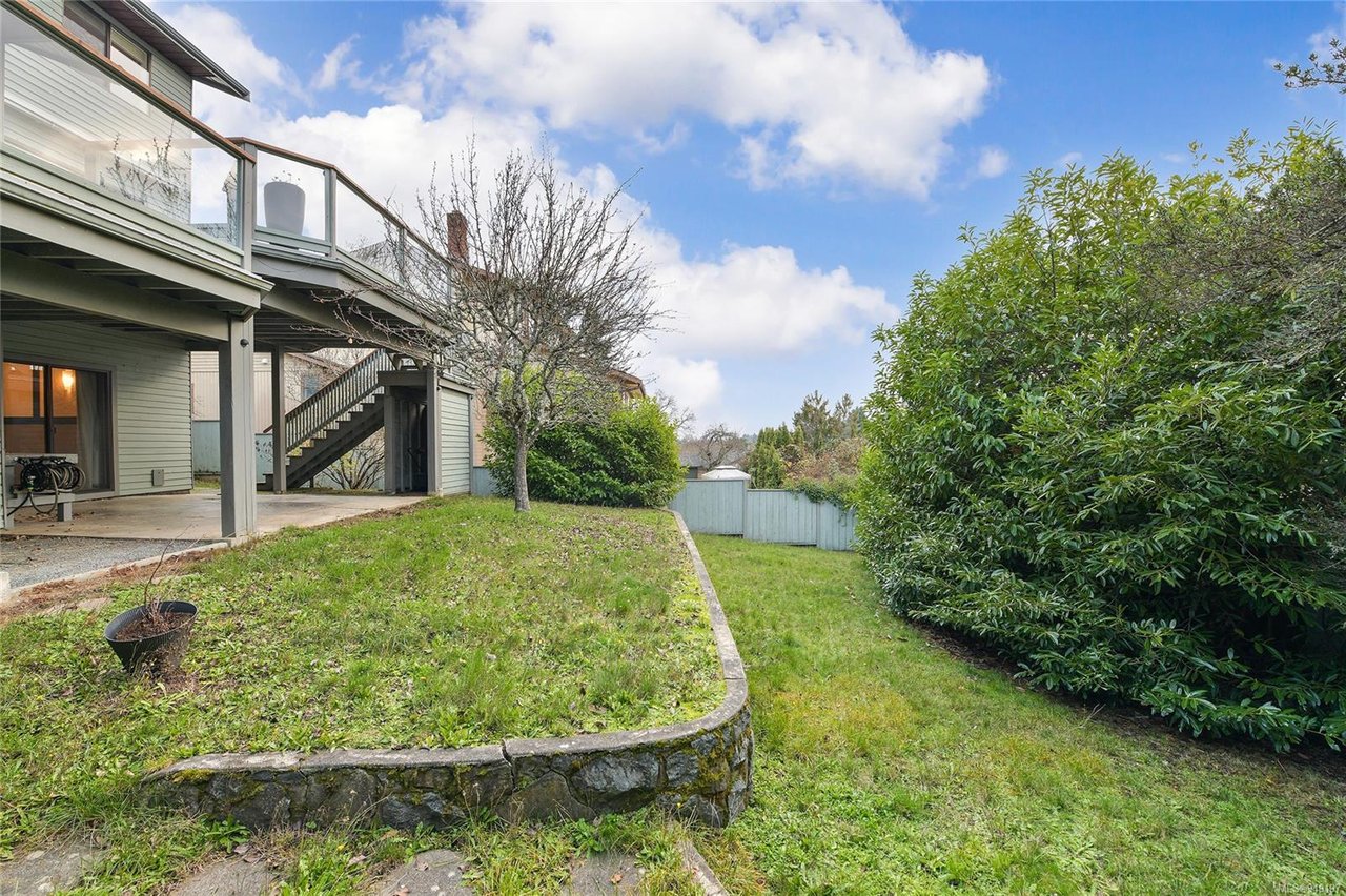 879 Denford Cres
