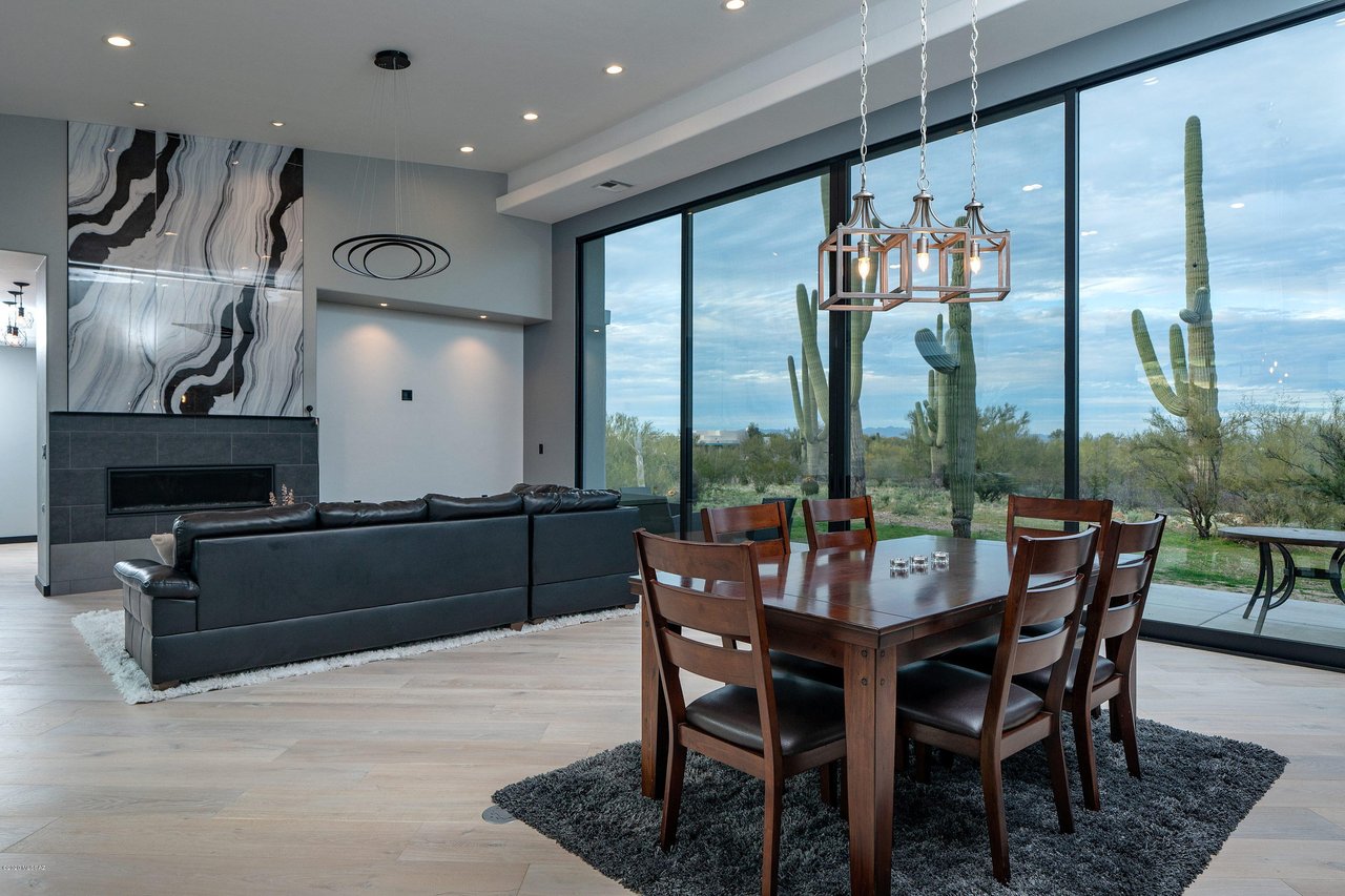 Modern Desert Retreat
