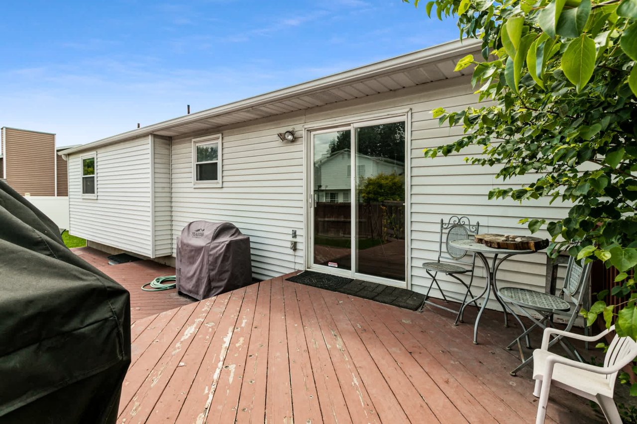 686 W Justin Dr
