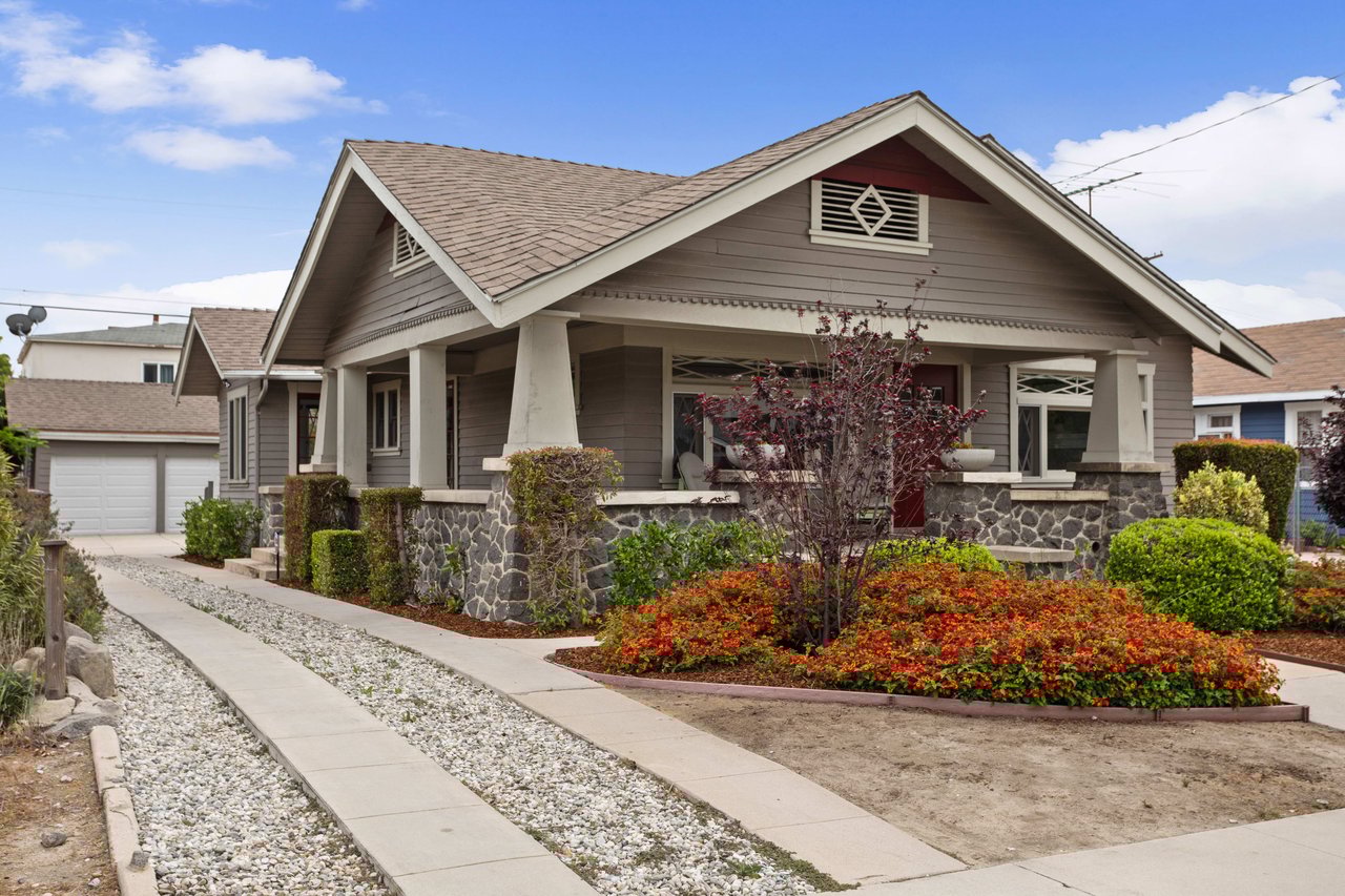 A Beautifully Preserved Craftsman in Glendale 