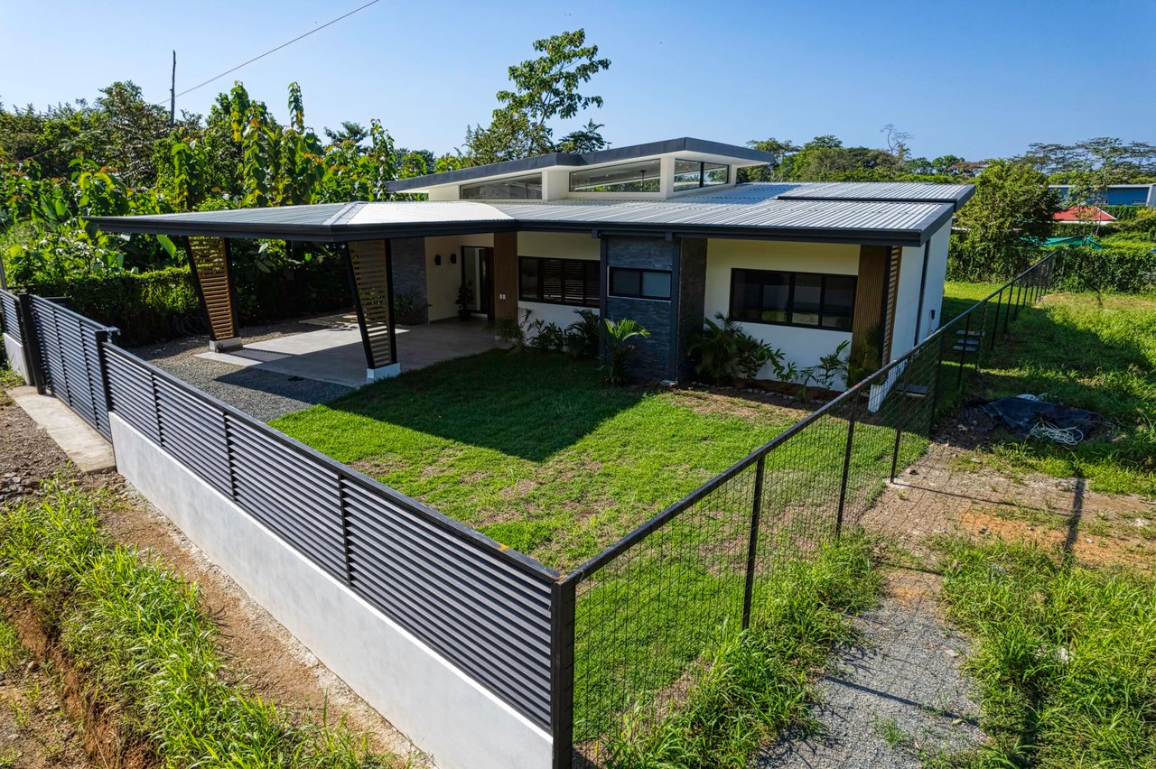 Luxury Beach House in Uvita