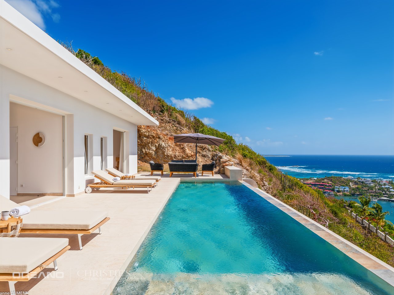MODERN VILLA WITH SPECTACULAR VIEW -NEWLY BUILT