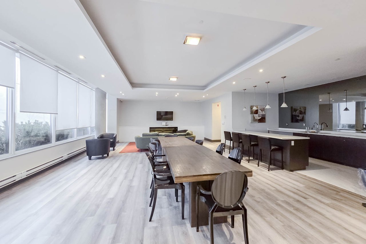 424-3560 St Clair Ave E