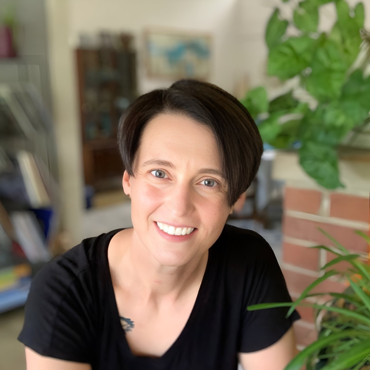 Stephanie Divohl Bloomington, IN Real Estate Agent Headshot