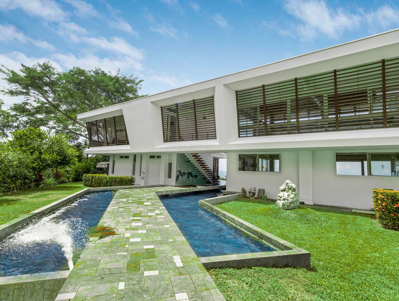 Nativa Contemporary Infinity Views | Luxury Rainforest Estate with Pacific Ocean Views