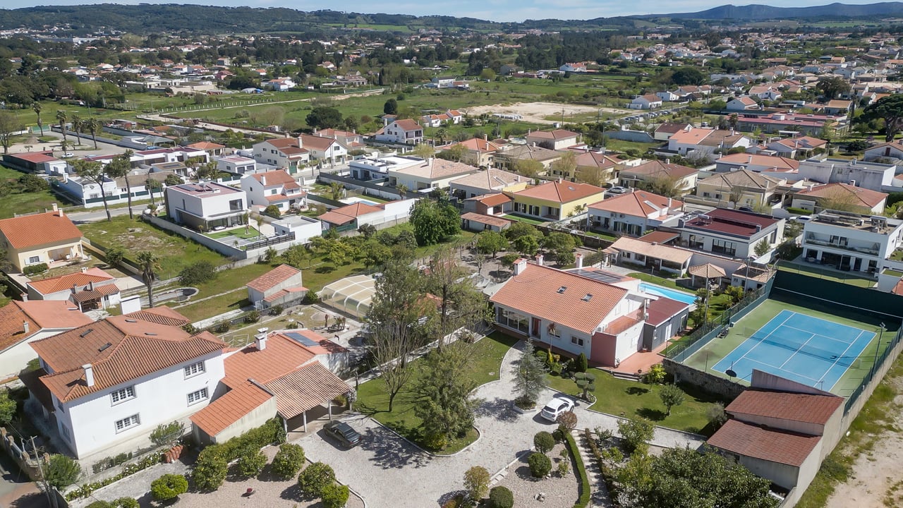 Exclusive 4,000 m² Estate in Azeitão with Tennis Court, Spa & Approved Development Project