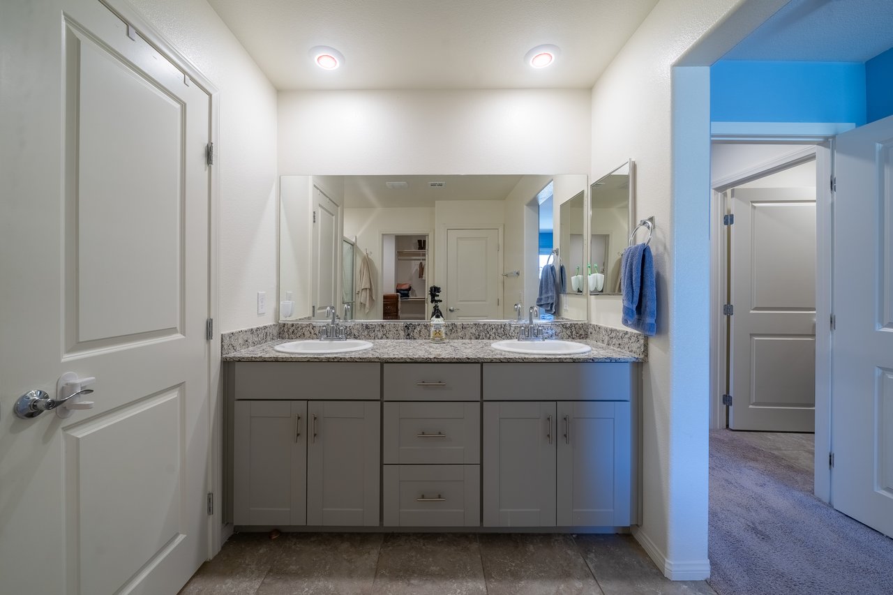 10983 Cambridge Lakes Ave