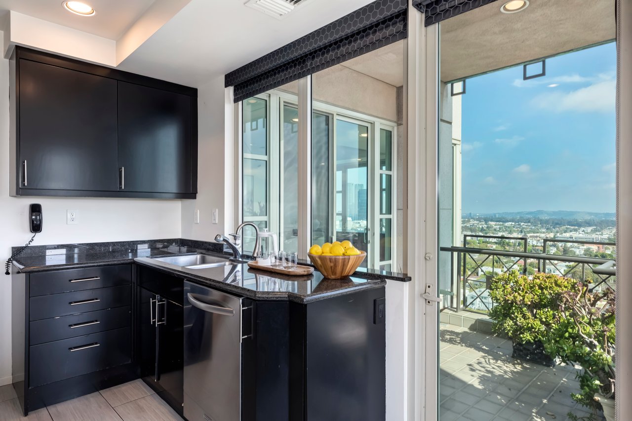 10580 Wilshire Boulevard #15SW
