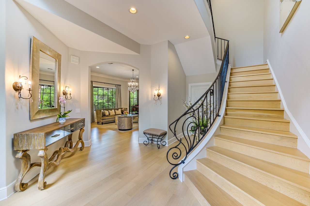 Estate on Waterbank