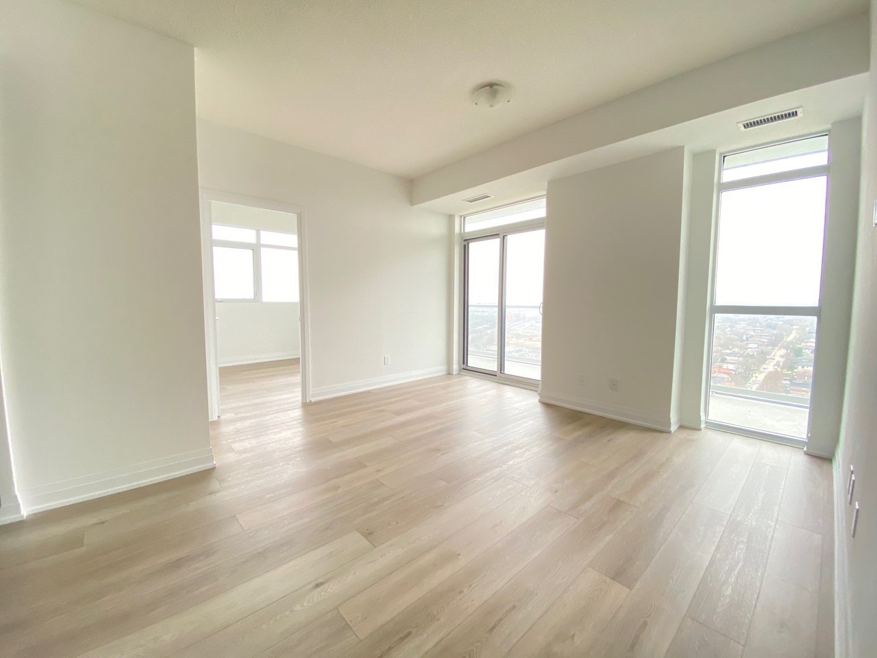 251 Manitoba Street, Toronto Unit: 2208