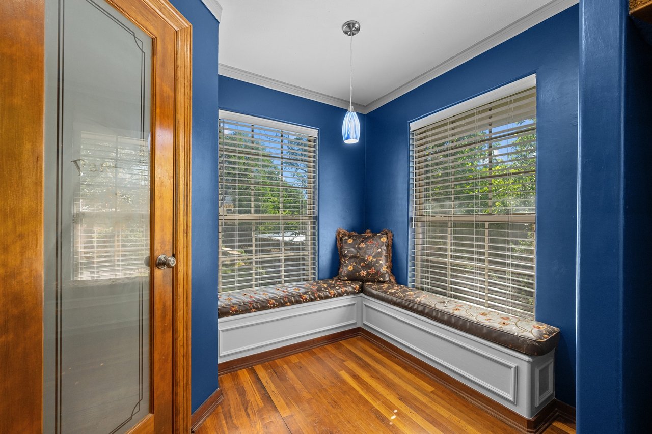 401 Crestview Drive and 309 Cliff Circle
