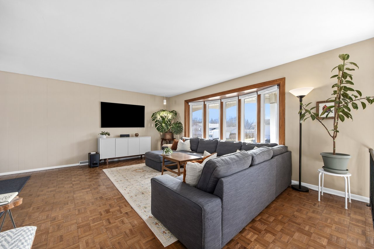 2422 Stonewall Avenue