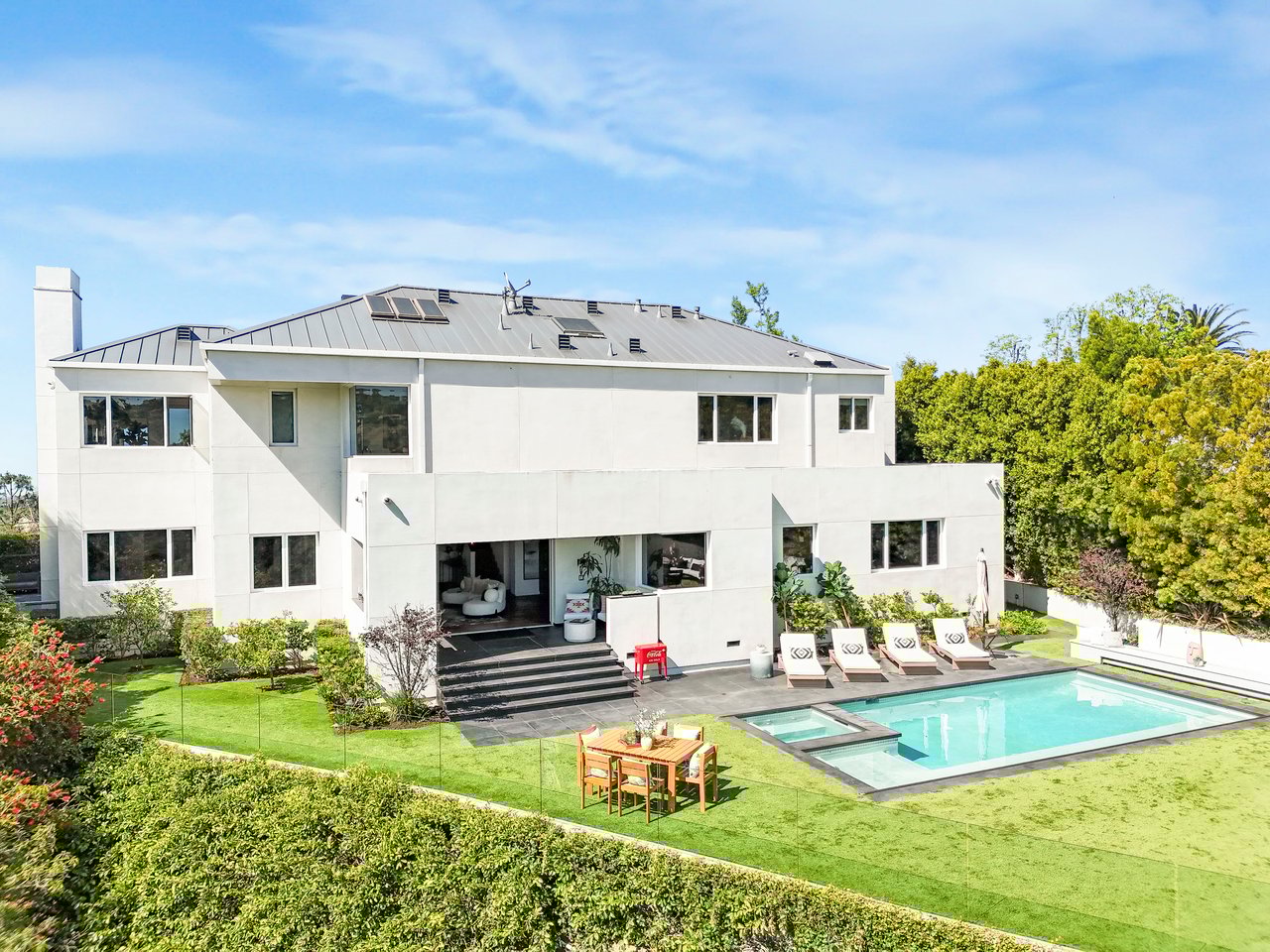 1116 Linda Flora Drive